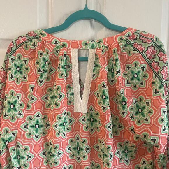 Crown & Ivy Blouse Women's Pink and Green 3/4 Sleeve V-Neck Crochet Sz OX - Picture 11 of 11